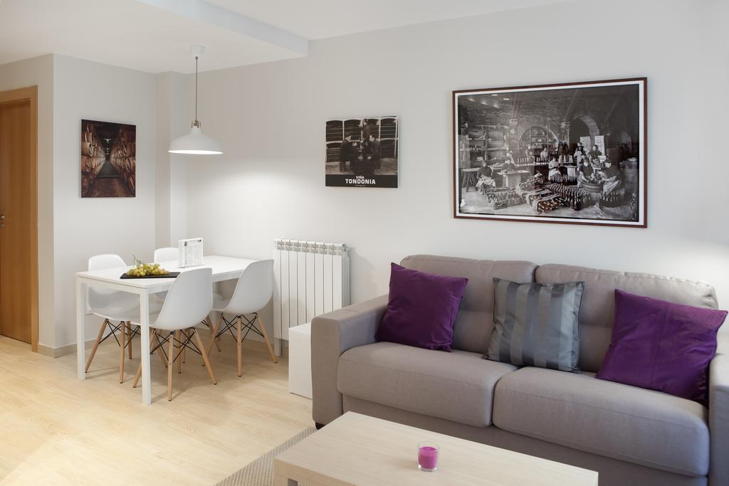 Apartamentos Turisticos Beethoven Haro Buitenkant foto